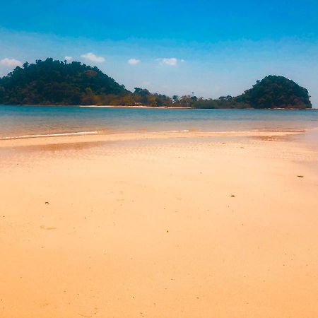 Reggae Island Private Island Hotel Koh Phayam Exterior photo