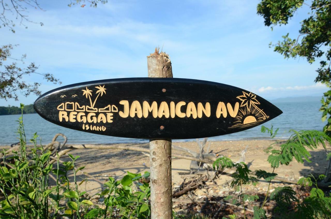 Reggae Island Private Island Hotel Koh Phayam Exterior photo