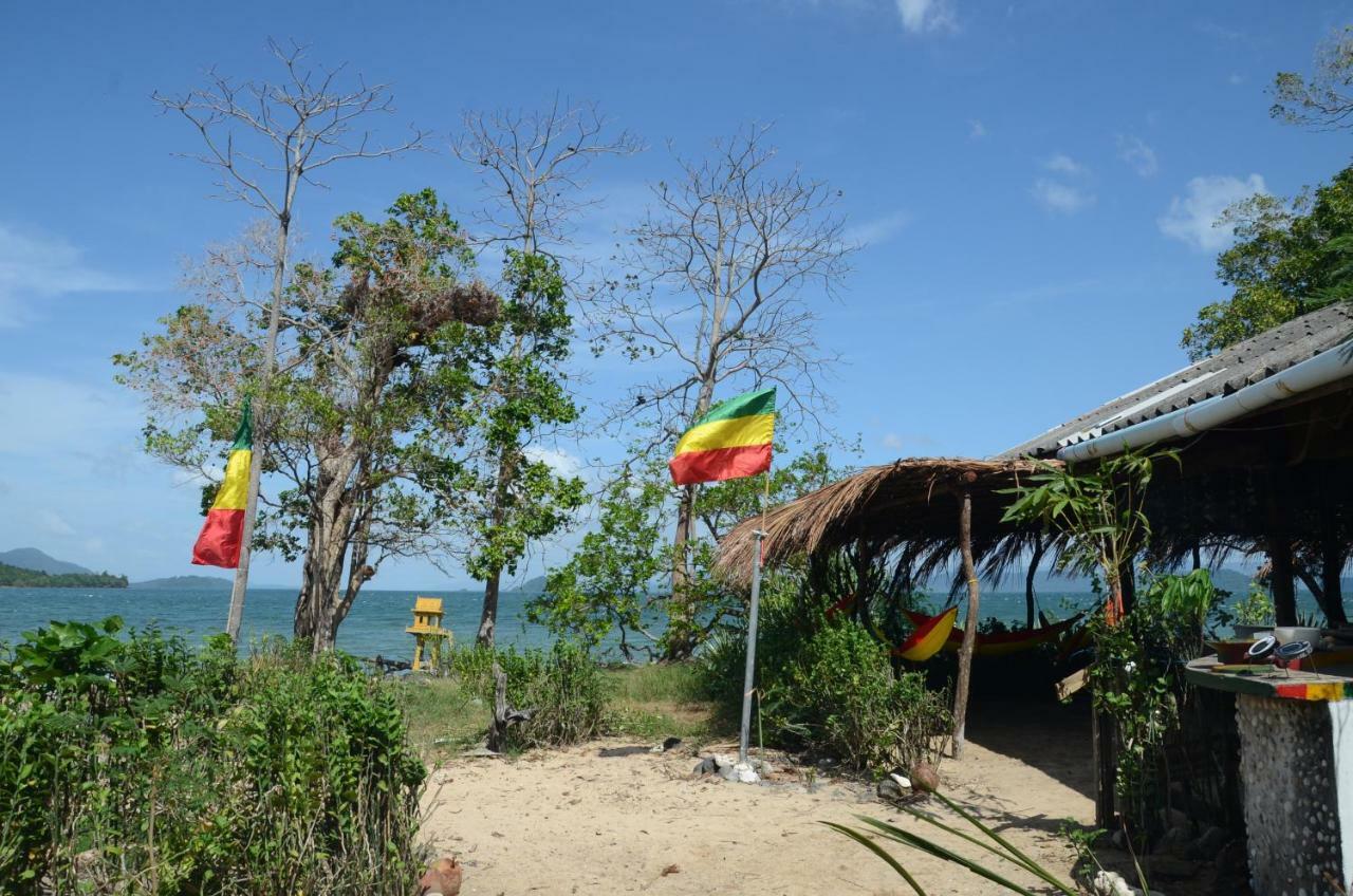 Reggae Island Private Island Hotel Koh Phayam Exterior photo