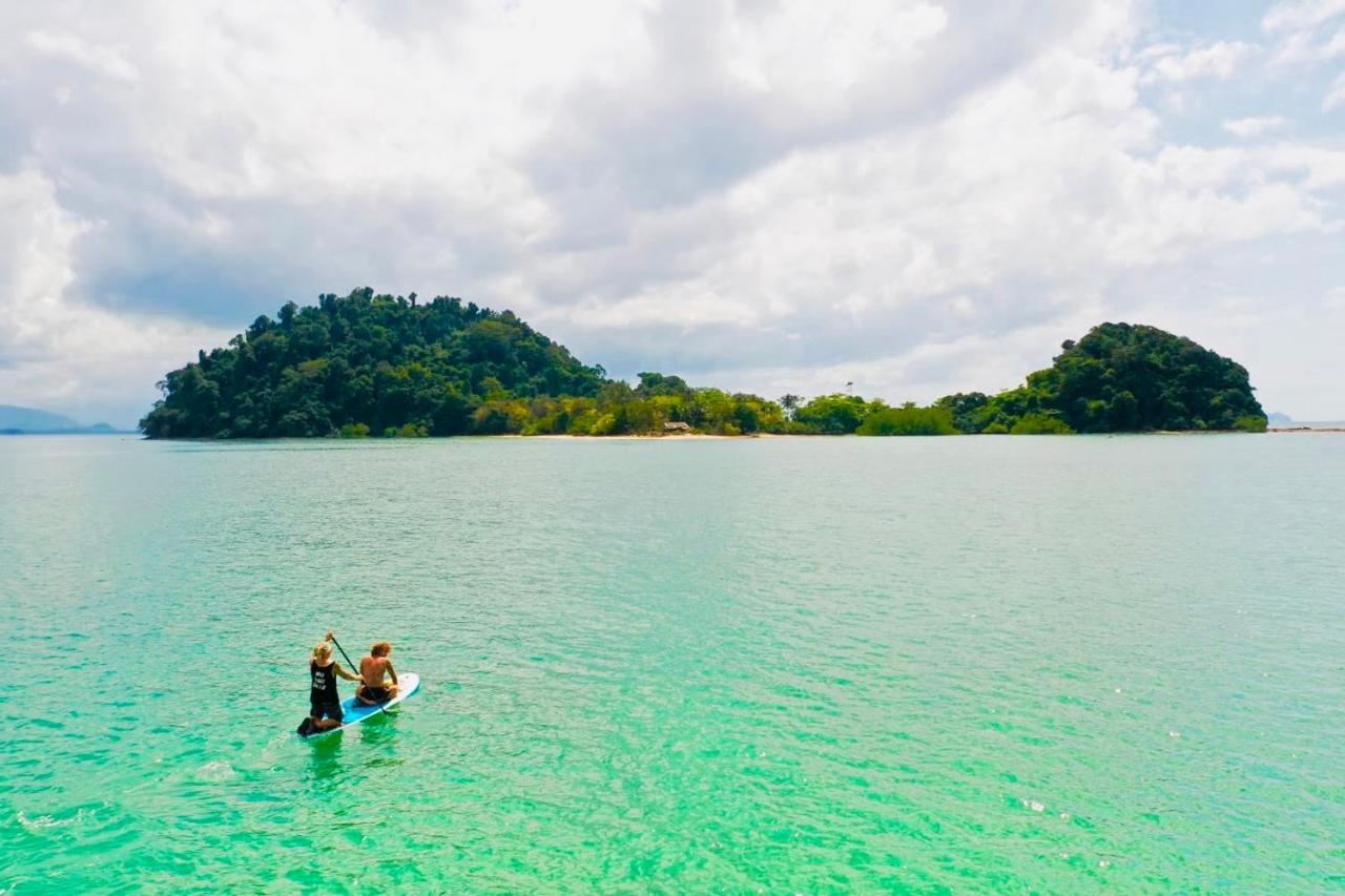 Reggae Island Private Island Hotel Koh Phayam Exterior photo