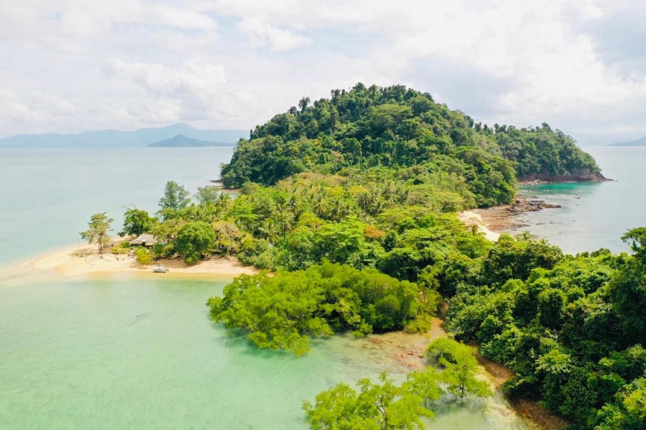 Reggae Island Private Island Hotel Koh Phayam Exterior photo